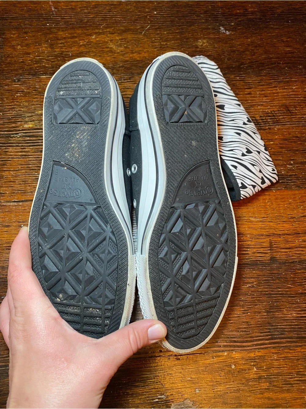 Converse stylish black
